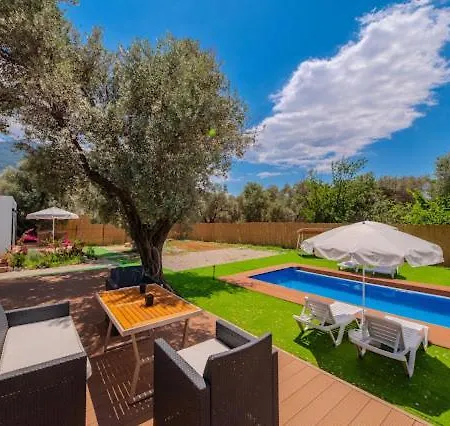 Merkezde Havuzlu 2 Aileye Uygun 3* Fethiye
